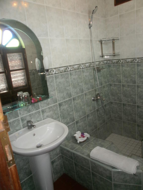 Asmini Palace Szálloda 3*