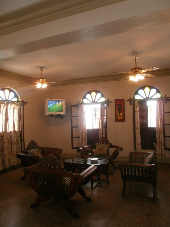Asmini Palace Szálloda