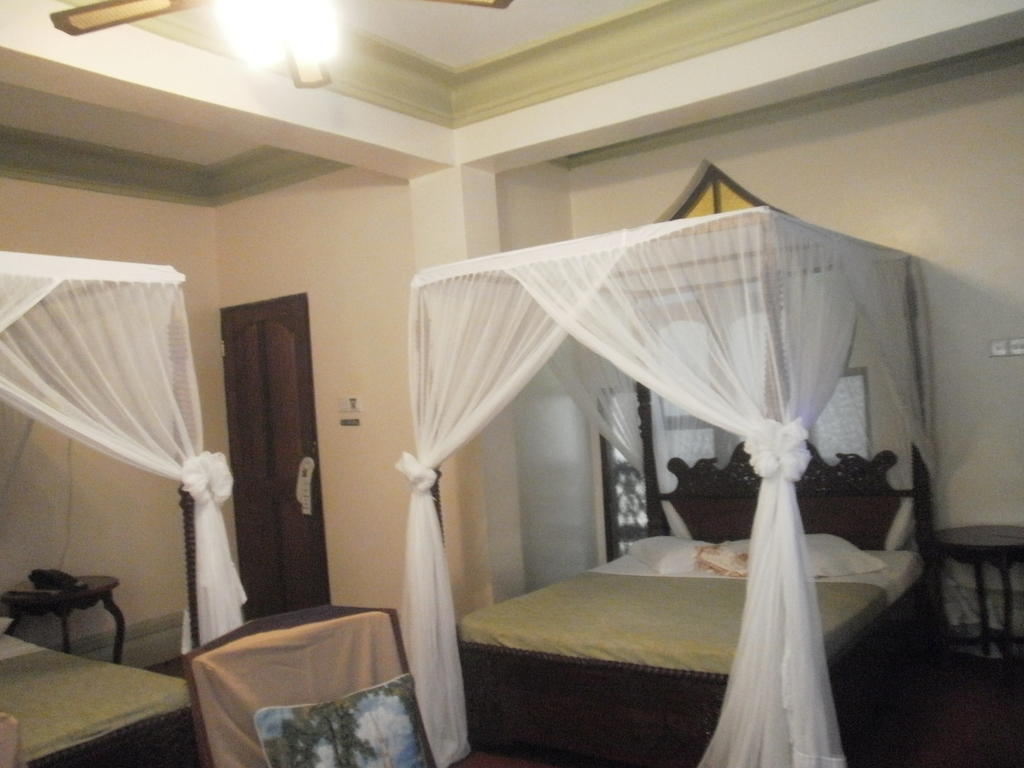 Asmini Palace Szálloda