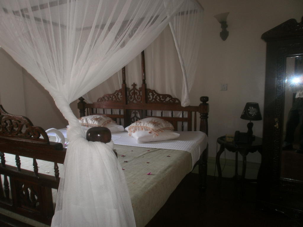 Asmini Palace Szálloda 3*